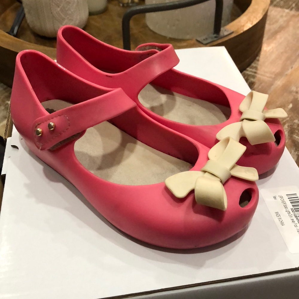 Mini Melissa pink shoes with bow